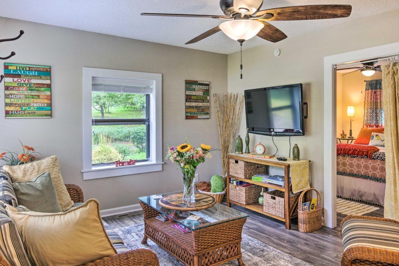 Shaw Creek Cottage With Fire Pit And Forest Views Хендерсонвилл Экстерьер фото
